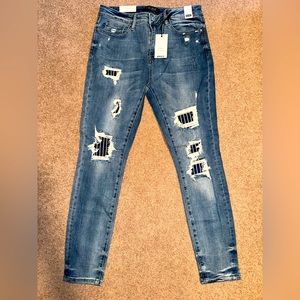 NWT Judy Blue
Sz 11/30
High Waisted